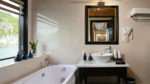 Hermes Cruise Halong Bay gallery photo 1