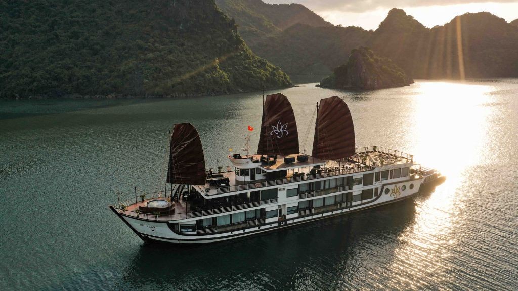 Orchid Classic Cruise Halong Bay gallery photo 1