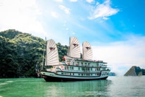 Signature Cruise Halong Bay gallery photo 1
